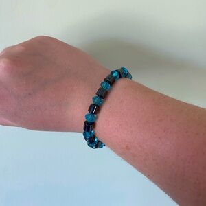 Stretchy large bead bracelet